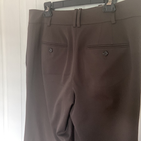 Ann Taylor trousers. Brown. Size 6 - Picture 2 of 7